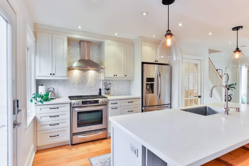 Cleaning Your Kitchen Backsplash